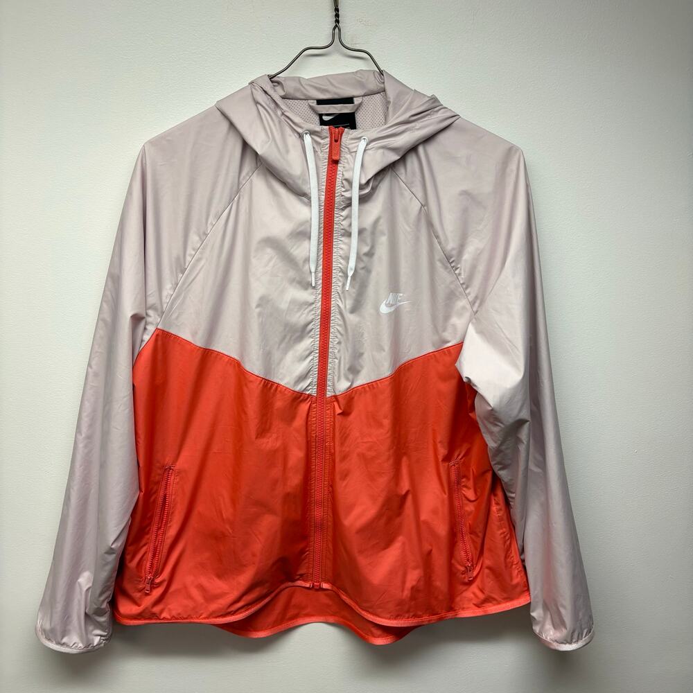 Nike Women’s Windbreaker